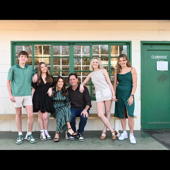 Meet your Posher, Ana - Picture 2 of 6